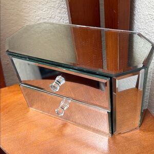 🔹Allure Mirrored Jewelry Box Crystal Knobs Two Drawers.